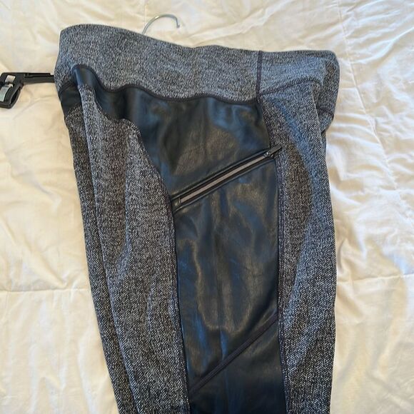 Athleta Herringbone Luxe Metro Drifter Leggings Size M GUC Gray/black - Picture 7 of 7